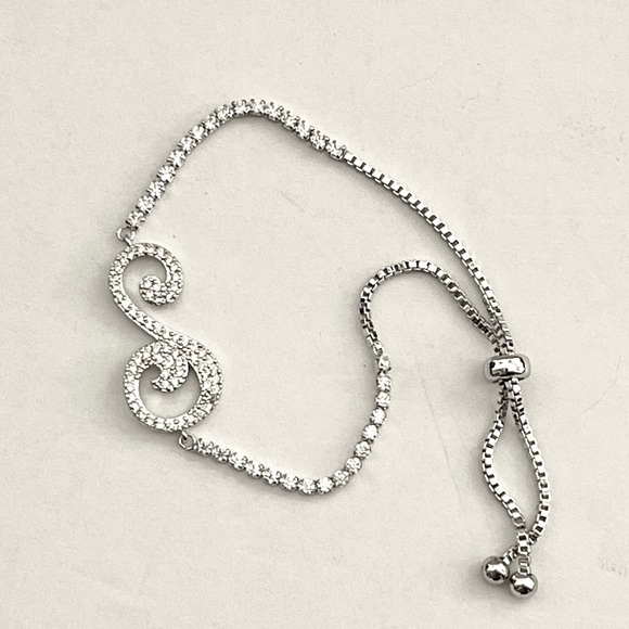 NEW IN BOX Cubic zirconia adjustable bracelet - Picture 2 of 3